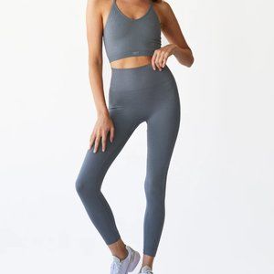 NWOT SETactive Slate Leggings Small